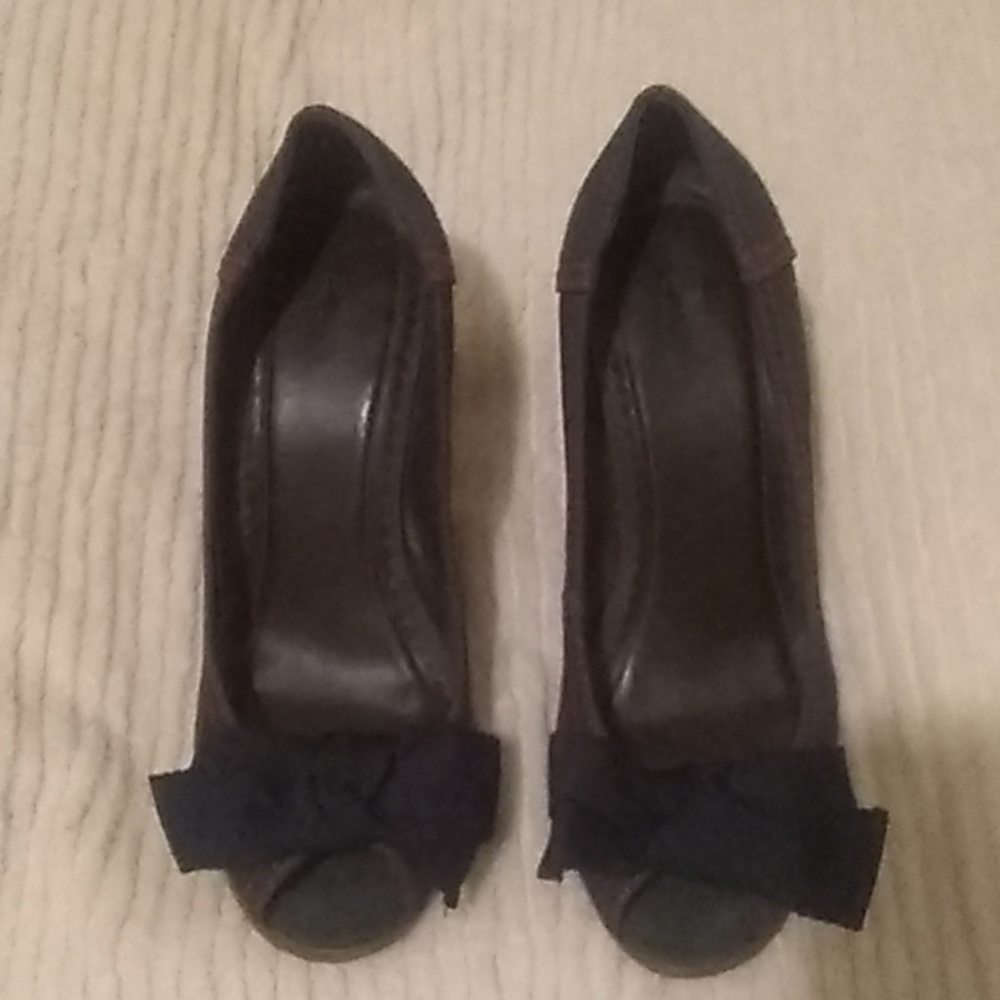 Gap wedge heels